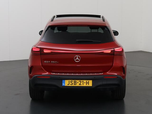 Mercedes-Benz EQA 250+ Business Solution AMG 71 kWh | Panoramaschuifdak | Night | Dodehoekassistent | Head-up | Burmester | Winterpakket |