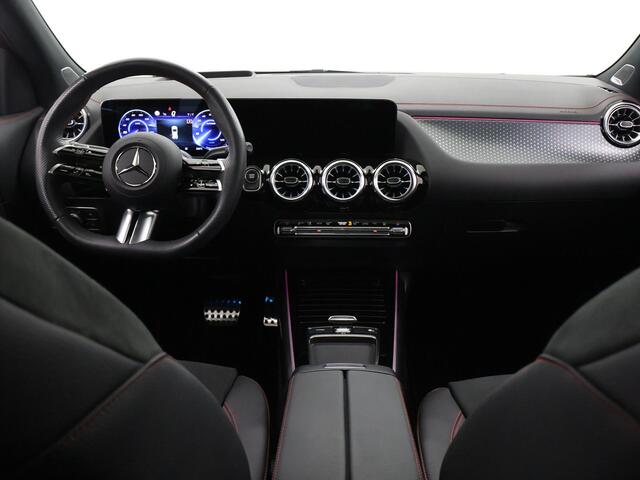 Mercedes-Benz EQA 250+ Business Solution AMG 71 kWh | Panoramaschuifdak | Night | Dodehoekassistent | Head-up | Burmester | Winterpakket |