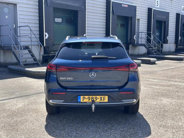 Mercedes-Benz EQA 250 Luxury Line 67 kWh | Beige Leder | Panoramadak | Trekhaak | Adaptief Cruise Control