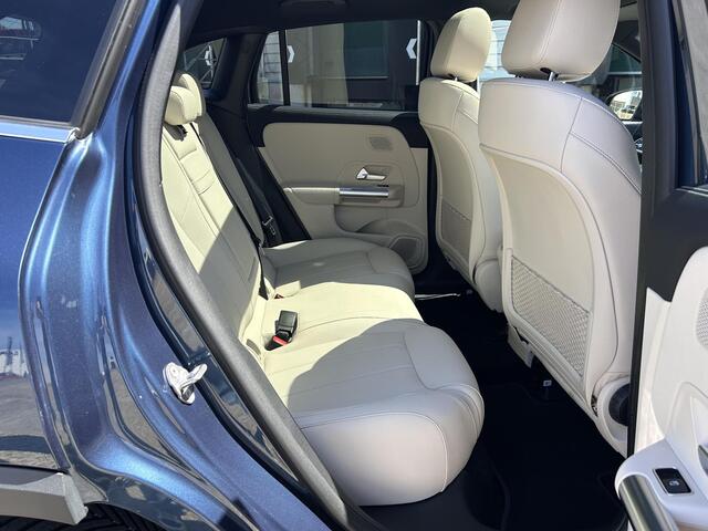 Mercedes-Benz EQA 250 Luxury Line 67 kWh | Beige Leder | Panoramadak | Trekhaak | Adaptief Cruise Control