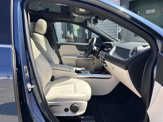 Mercedes-Benz EQA 250 Luxury Line 67 kWh | Beige Leder | Panoramadak | Trekhaak | Adaptief Cruise Control