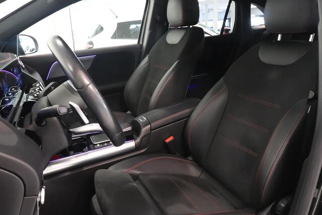 Mercedes-Benz EQA 250 Business Solution AMG 67 kWh | Camera | Trekhaak | Key-Less | SoH 94,8% | AMG | LED | Burmester |