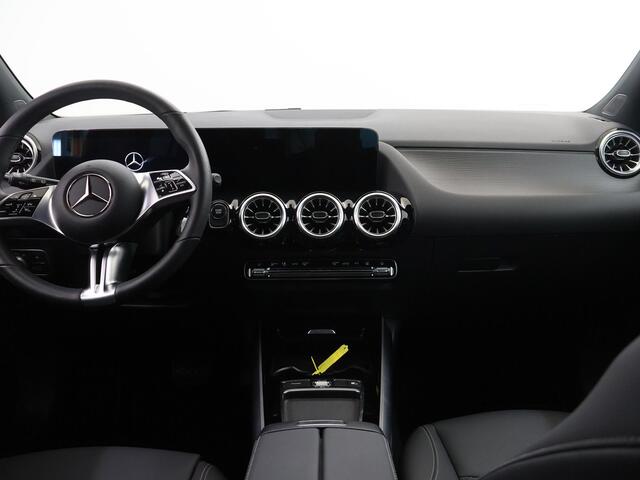 Mercedes-Benz EQA 250+ Luxury Line 71 kWh | Winter pakket | Getint glas | 360 graden camera |