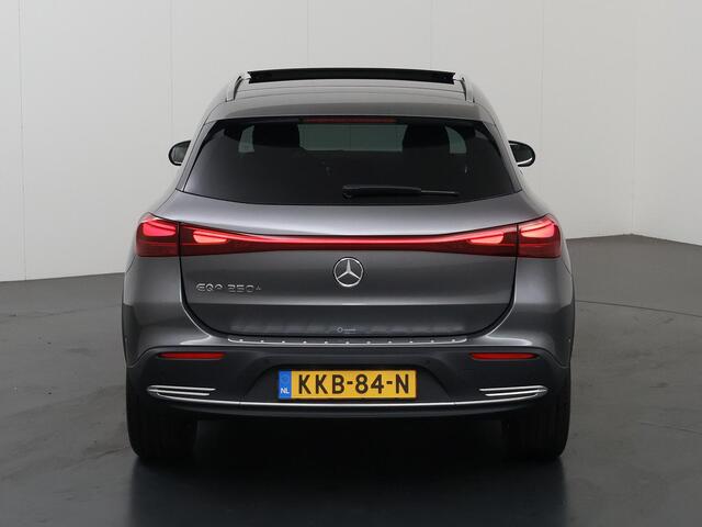 Mercedes-Benz EQA 250+ Business Solution Luxury 71 kWh | Panoramaschuifdak | Rijassistentiepakket | Winter pakket | Burmester | Achteruitrijcamera | Dodehoekassistent |