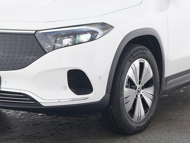 Mercedes-Benz EQA 300 4MATIC Luxury Line 71 kWh Ledkoplampen | Dodehoekassistent | Parkeerpakket met achteruitrijcamera | Stoelverwarming voor. Inclusief 24 maanden Mercedes-Benz Certified garantie voor Europa.