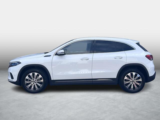 Mercedes-Benz EQA 250 67 kWh | Panoramadak | Trekhaak | Stoelverwarming