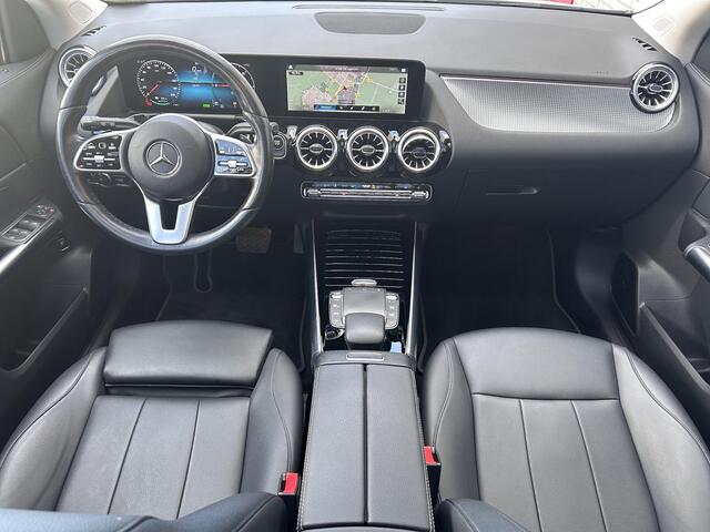 Mercedes-Benz EQA 250 67 kWh | Panoramadak | Trekhaak | Stoelverwarming