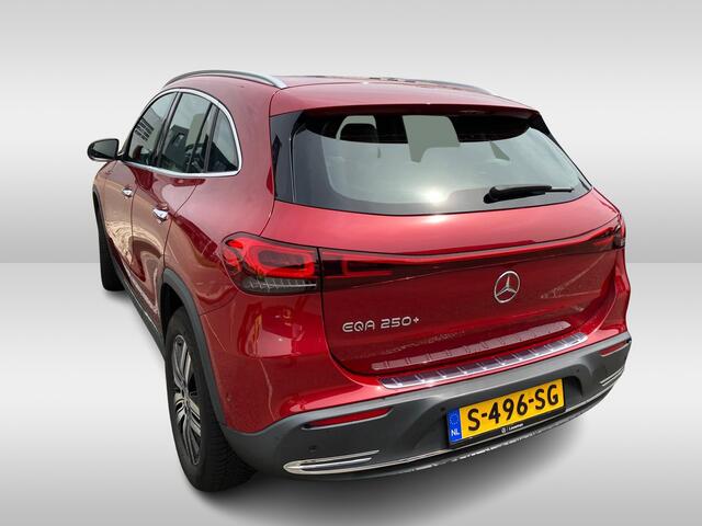 Mercedes-Benz EQA 250+ Luxury Line 71 kWh / SoH 93,4% / Camera / Leder / CarPlay / Keyless / 18'' / Stoelverwarming / DAB / Cruise Control