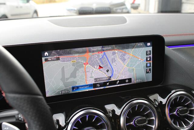 Mercedes-Benz EQA 250 AMG Camera | Trekhaak | Keyless | Widescreen | Sfeerverlichting | 94,2% SOH | Dealer Onderhouden