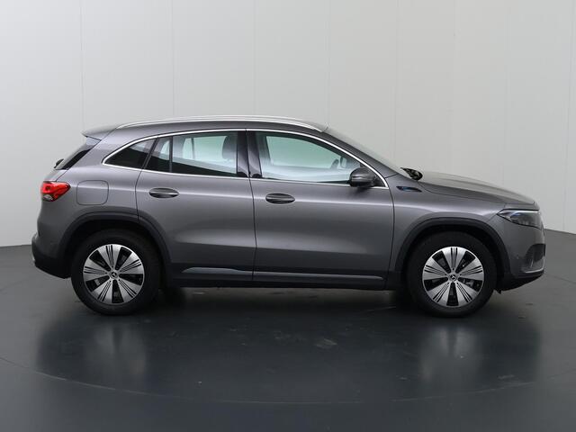 Mercedes-Benz EQA 250 Business Solution Luxury 67 kWh | Trekhaak | Stoelverwarming |