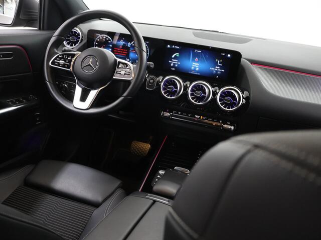 Mercedes-Benz EQA 250 Business Solution Luxury 67 kWh | Trekhaak | Stoelverwarming |