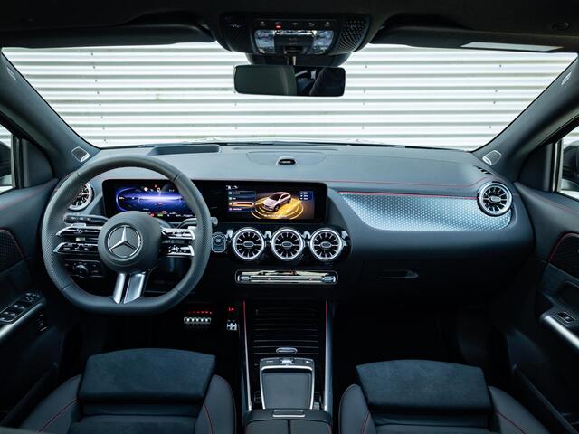 Mercedes-Benz EQA 250+ Business Solution AMG 71 kWh | Panorama dak