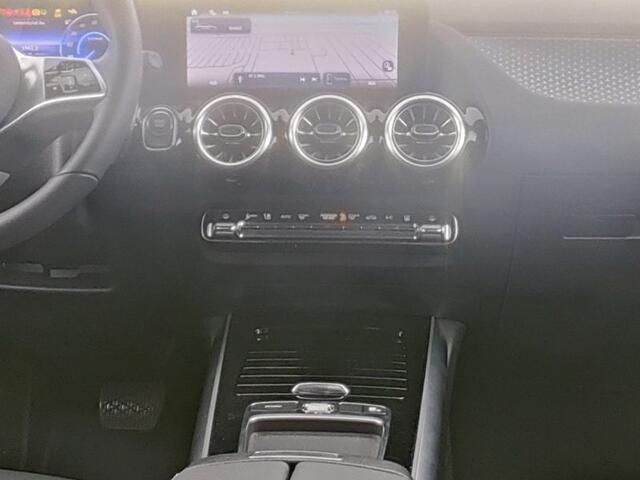 Mercedes-Benz EQA 250+ Business Line 71 kWh Ledkoplampen | Parkeerpakket met achteruitrijcamera |Sfeerverlichting | Dodehoekassistent. Inclusief 24 maanden MB Certified garantie voor Europa.