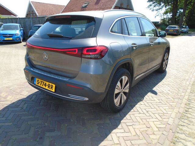 Mercedes-Benz EQA 250 Business Solution AMG 67 kWh 1e eigenaar