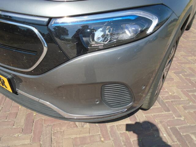 Mercedes-Benz EQA 250 Business Solution AMG 67 kWh 1e eigenaar