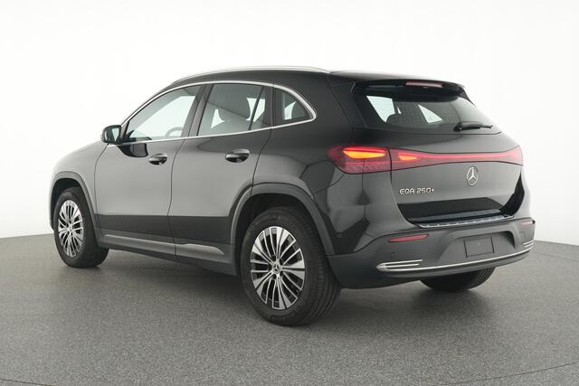 Mercedes-Benz EQA 250+ Progressive 71 kWh Panorama Schuif-Kanteldak | Ledkoplampen | Sfeerverlichting | Stoelverwarming | Achteruitrijcamera. Inclusief 24 maanden MB Certified garantie voor Europa.