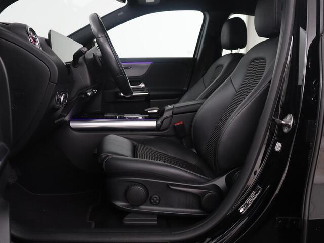 Mercedes-Benz EQA 250 Business Solution Luxury 67 kWh | SOH 94,2% | Half leder | Cruise control | Trekhaak | Stoelverwarming | Sfeerverlichting | Carplay | Camera | Park assist | Elektrische achterklep