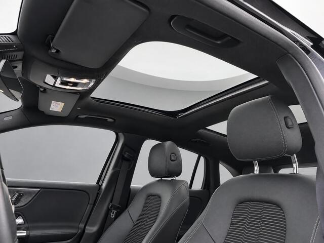 Mercedes-Benz EQA 250 Business Solution Luxury 67 kWh | Panoramadak | Burmester | Head-Up display