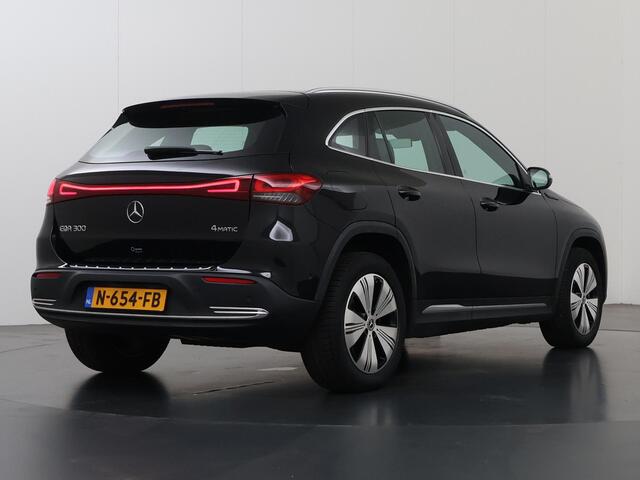 Mercedes-Benz EQA 300 4MATIC Business Solution Luxury 67 kWh | Stoelverwarming | Parktronic | Achteruitrijcamera | Sfeerverlichting |