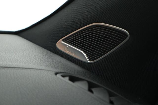 Mercedes-Benz EQA 250 190pk AMG Line 67 kWh SOH 98% Trekhaak 360Camera Memory HUD Burmester Panoramadak Navigatie