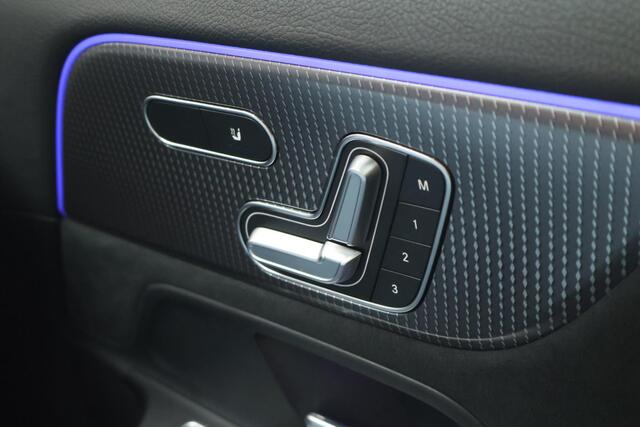 Mercedes-Benz EQA 250 190pk AMG Line 67 kWh SOH 98% Trekhaak 360Camera Memory HUD Burmester Panoramadak Navigatie