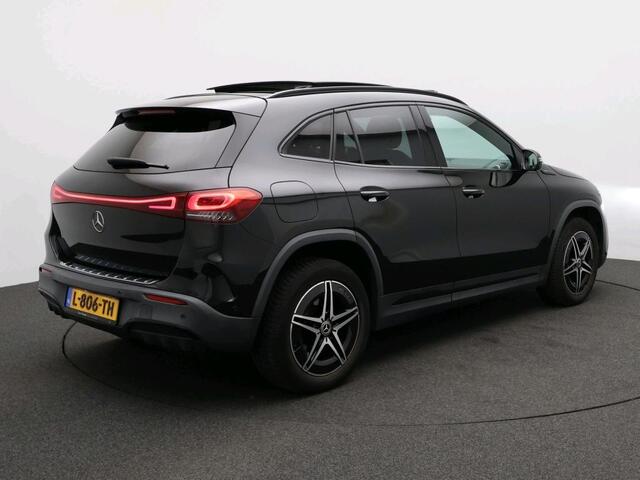 Mercedes-Benz EQA 250 Business Solution AMG 67 kWh | AMG Line | Night Pakket | Panoramadak | Sfeerverlichting | Ledkoplampen. Inclusief 24 maanden MB Certified garantie voor Europa.