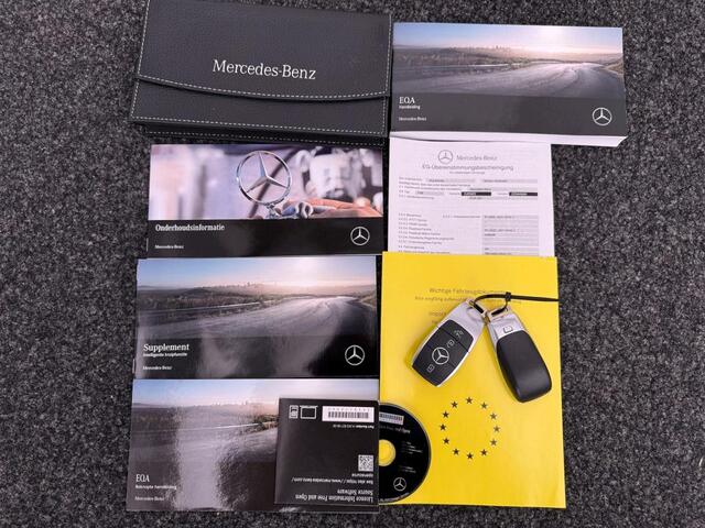 Mercedes-Benz EQA 250 Business Solution AMG 67 kWh | AMG Line | Night Pakket | Panoramadak | Sfeerverlichting | Ledkoplampen. Inclusief 24 maanden MB Certified garantie voor Europa.