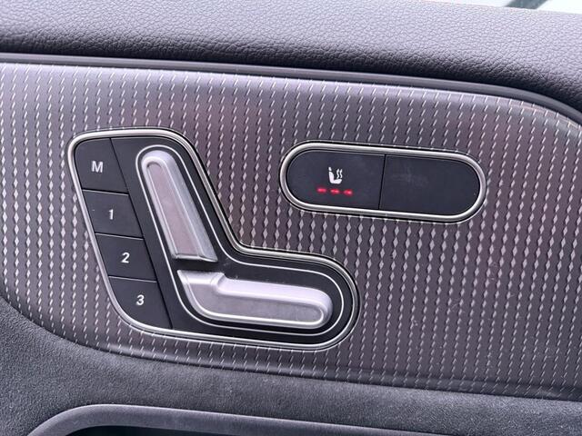 Mercedes-Benz EQA 250 Business Solution AMG 67 kWh | AMG Line | Night Pakket | Panoramadak | Sfeerverlichting | Ledkoplampen | Memory Voorstoelen. Inclusief 24 maanden Mercedes-Benz Certified garantie voor Europa.