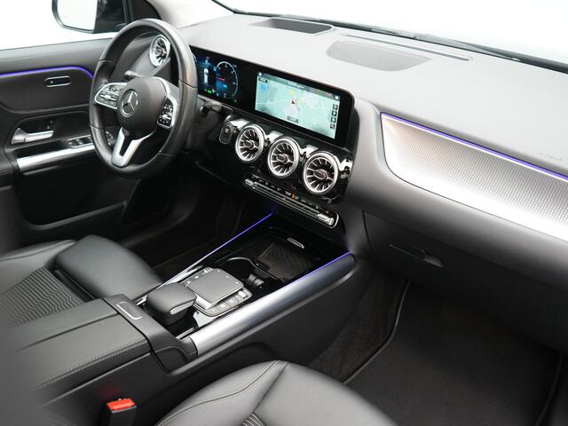 Mercedes-Benz EQA 250 Business Solution Luxury 67 kWh 190pk Dealer O.H | Trekhaak Af Fabriek | Panodak | Camera | Sportstoelen Verwarmd | Head Up | Keyless | Blis | Sfeerverlichting | DAB | Park Assist | Navigatie | 18"L.M