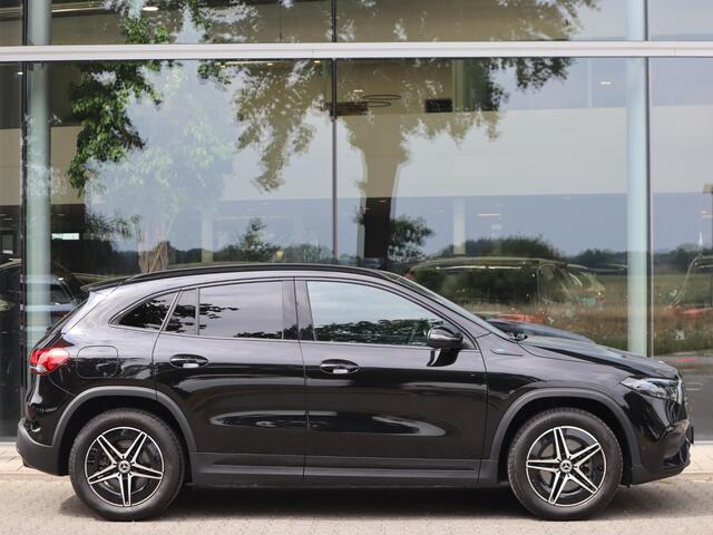 Mercedes-Benz EQA 250 AMG Line 67 kWh l Stoelverwarming l Ambiente lichtpakket l Achteruitrij camera