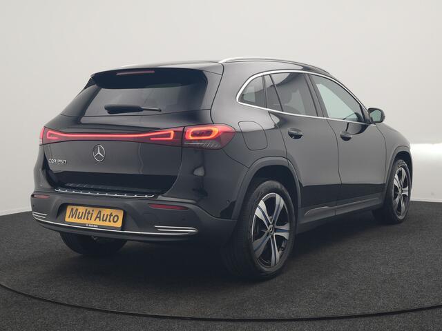 Mercedes-Benz EQA 250 Luxury Line 67 kWh 190pk Dealer O.H | Adaptive Cruise | Camera | Apple Carplay | Sportstoelen Verwarmd | Blis | Sfeerverlichting | DAB | Navigatie | Virtual | 18"L.M