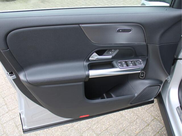 Mercedes-Benz EQA 250 Business Solution Luxury 67 kWh SOH96,5%/ 1e Eig/Camera/PDC/Stoelverw./Half Leer