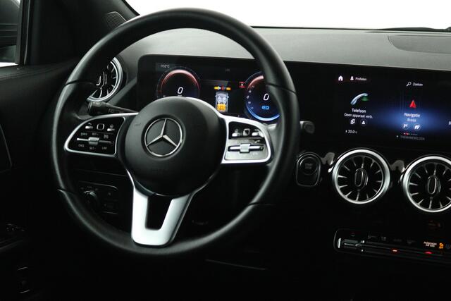 Mercedes-Benz EQA 250 Business Solution Luxury 67 kWh (CAMERA, STOELVERWARMING, ELEKTR STOELEN)