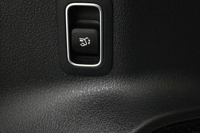 Mercedes-Benz EQA 250 Business Solution Luxury 67 kWh (CAMERA, STOELVERWARMING, ELEKTR STOELEN)