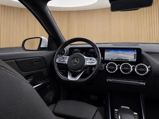 Mercedes-Benz EQA 250 67 kWh |Pano |Stoelverw. |Burmester |Camera |Sfeer |