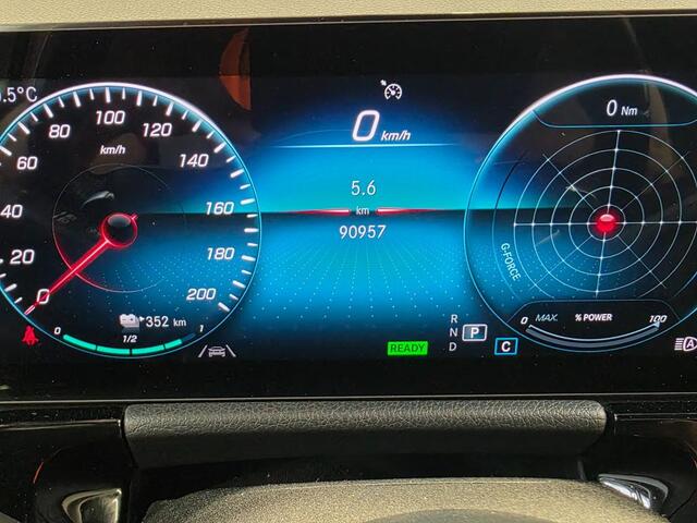 Mercedes-Benz EQA 250 AMG Nightpakket 67 kWh | Panoramadak | Trekhaak | Head-up display | Memory | 360°camera | Dode Hoek Ass | Inclusief 24 maanden Mercedes-Benz Certified garantie voor Europa.