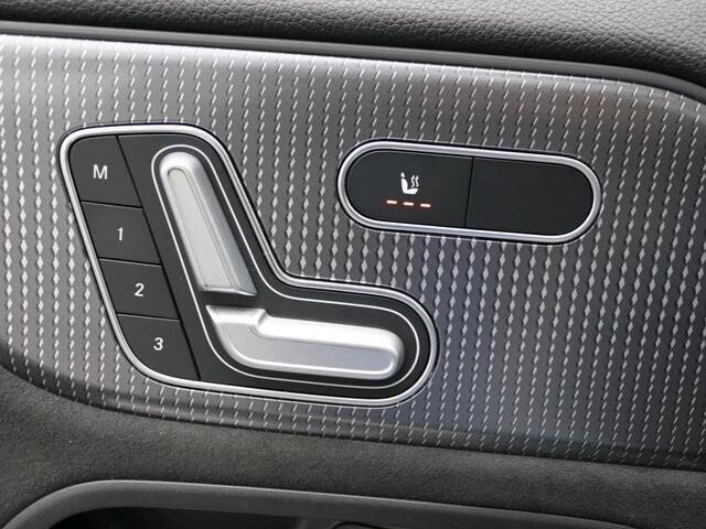 Mercedes-Benz EQA 250 AMG Nightpakket 67 kWh | Panoramadak | Trekhaak | Head-up display | Memory | 360°camera | Dode Hoek Ass | Inclusief 24 maanden Mercedes-Benz Certified garantie voor Europa.