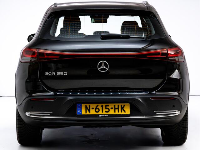 Mercedes-Benz EQA 250 Business Solution Luxury 67 kWh | SOH 96% | Stoelverw. | Sfeerverl. | Camera | Led+ | Adaptive Cruise Elektrische klep, All-season, Rijklaarprijs!