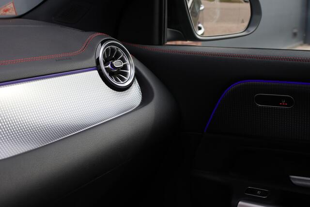 Mercedes-Benz EQA 250 Sport Edition 67 kWh | Panoramadak | Trekhaak | Widescreen | Keyless Go | Camera | Dodehoekassistent | Advanced Sound System |