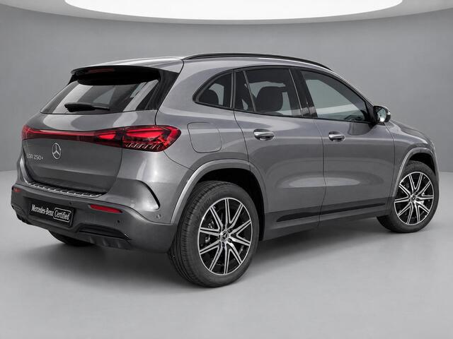 Mercedes-Benz EQA 250+ AMG | Panoramadak | Night Pakket | Winter Pakket | 360° Camera | Sierdelen Lindenhout Zwart | Dodehoekassistent | Apple CarPlay | Android Auto | Advanced Sound System | Sfeerverlichting | Stoelverwarming | Stuurverwarming – foto 2