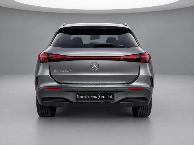 Mercedes-Benz EQA 250+ AMG | Panoramadak | Night Pakket | Winter Pakket | 360° Camera | Sierdelen Lindenhout Zwart | Dodehoekassistent | Apple CarPlay | Android Auto | Advanced Sound System | Sfeerverlichting | Stoelverwarming | Stuurverwarming – foto 5