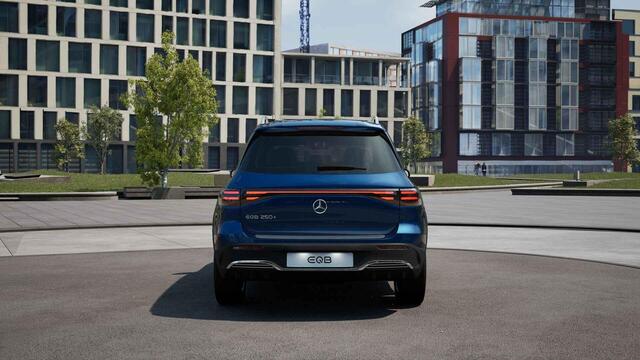 Mercedes-Benz EQB 250+ AMG Line 7p. 71 kWh LIMITED