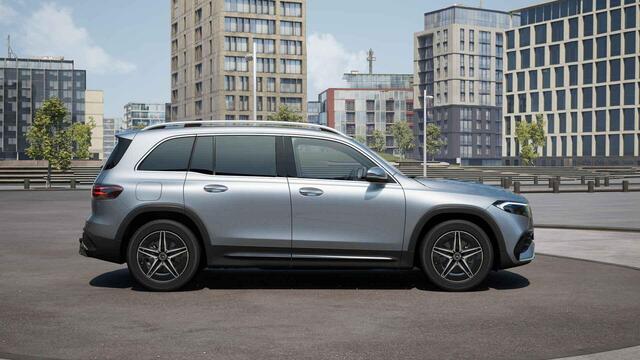 Mercedes-Benz EQB 250+ AMG Line 71 kWh | Panoramadak | Elektrisch wegklapbare trekhaak | DISTRONIC | Achteruitrijcamera | Sfeerverlichting