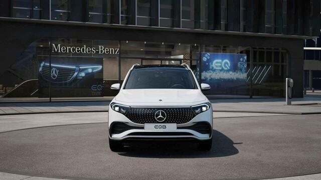 Mercedes-Benz EQB 250+ Business Solution AMG 71 kWh | Panoramadak | Trekhaak | Burmester | Memory stoelen | Head-up display | Sfeerverlichting | Winter pakket |