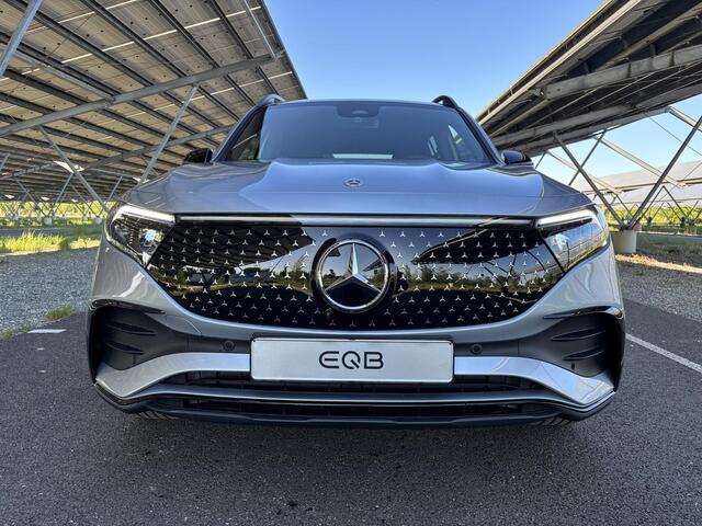 Mercedes-Benz EQB 250+ AMG Line 71 kWh | Night | Panoramadak | Burmester | 360 camera | Memory stoelen |