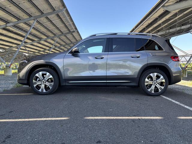 Mercedes-Benz EQB 250+ Business Solution Luxury 71 kWh | Panoramadak | Winter-pakket | Elektrisch verstelbare stoelen | Apple carplay & Android auto |