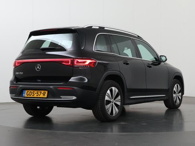 Mercedes-Benz EQB 250 Business Line | 7 persoons | Dodehoek ass. | Stoelverwarming | Sfeerverlichting | Achteruitrijcamera