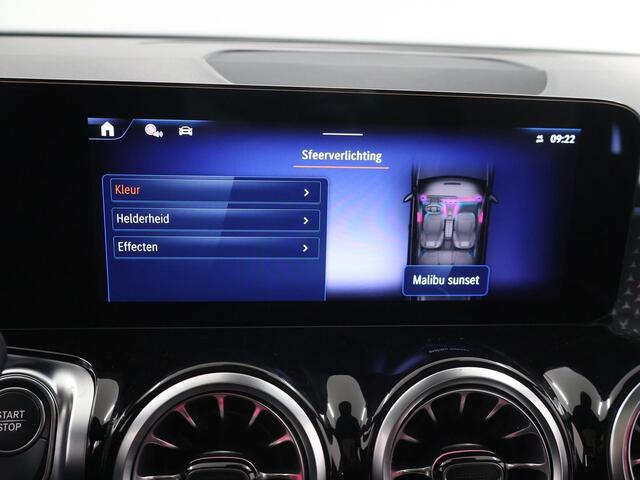 Mercedes-Benz EQB 250+ Luxury Line 71 kWh | Panoramadak | Sfeerverlichting | Stoelverwarming | Parkeercamera | Adaptieve Cruise Control* |