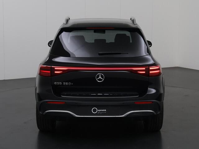 Mercedes-Benz EQB 250+ AMG Line 71 kWh | Premium pakket | Dodehoekassistent| Panoramaschuifdak | Head-up display | 360° camera | Burmester | Apple CarPlay | 20 Inch AMG