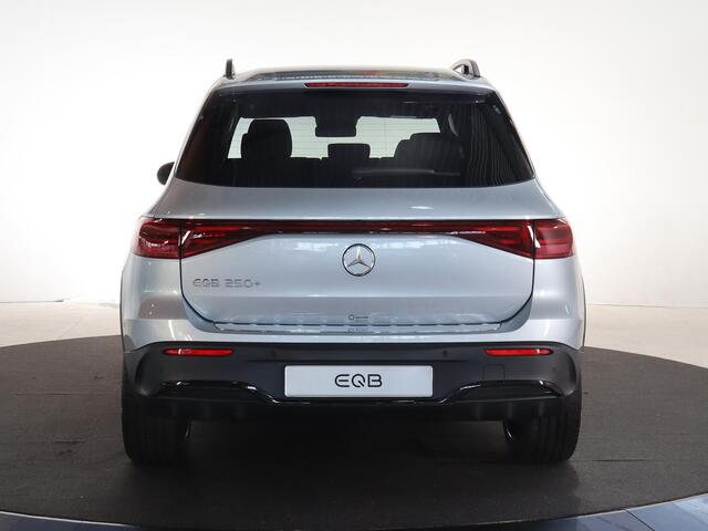 Mercedes-Benz EQB 250+ Business Solution AMG 71 kWh | Night | Panoramadak | Trekhaak | Burmester | Memory stoelen | Head-up display | Sfeerverlichting |